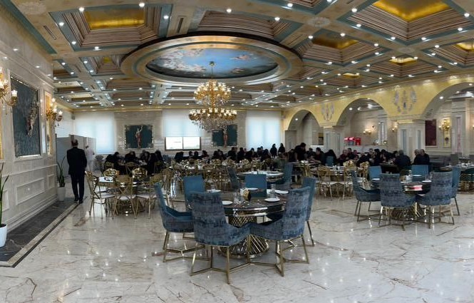 محیط تالار سیمرغ طلایی اسلامشهر